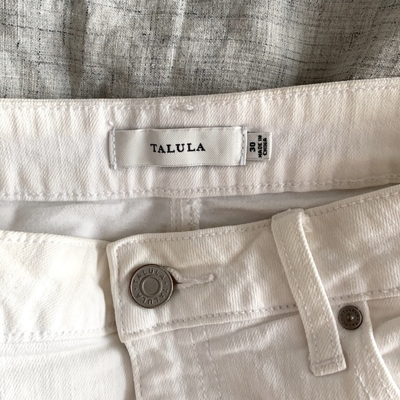 SOLD: White Aritzia shorts - Picture 3 of 3